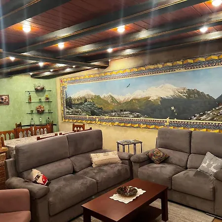 Casa Pelentos Sandinies Apartment